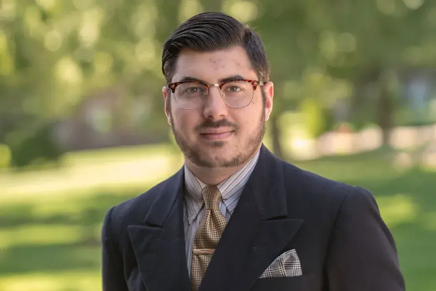 Taylor Tarahteeff headshot