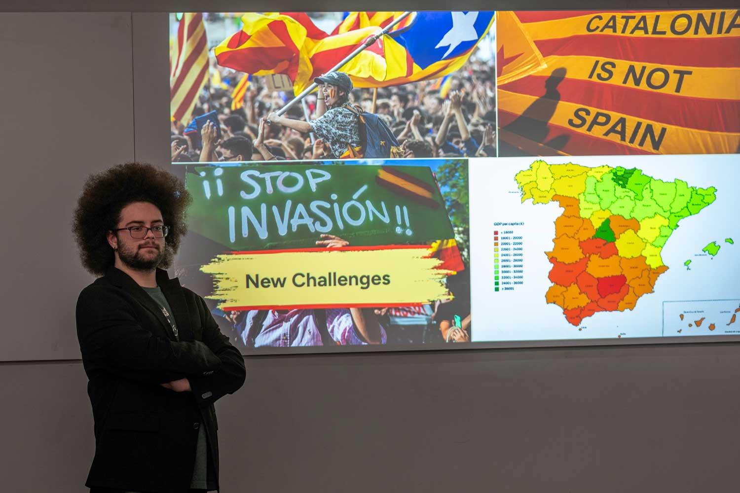 Gabriel Jakovlic presents his research topic: “Rethinking Popular Catalansim.”
