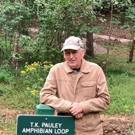 Dr. Thomas Pauley